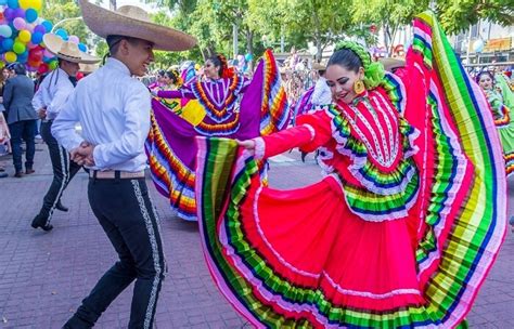  The Selena Fiesta: A Spicy Celebration of Mexican Culture and Music!